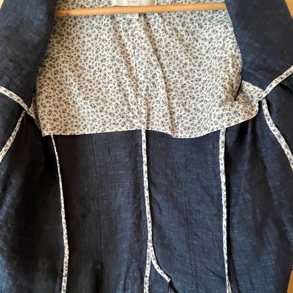 Gharani Strok Linen Jacket - Picture 4 of 9